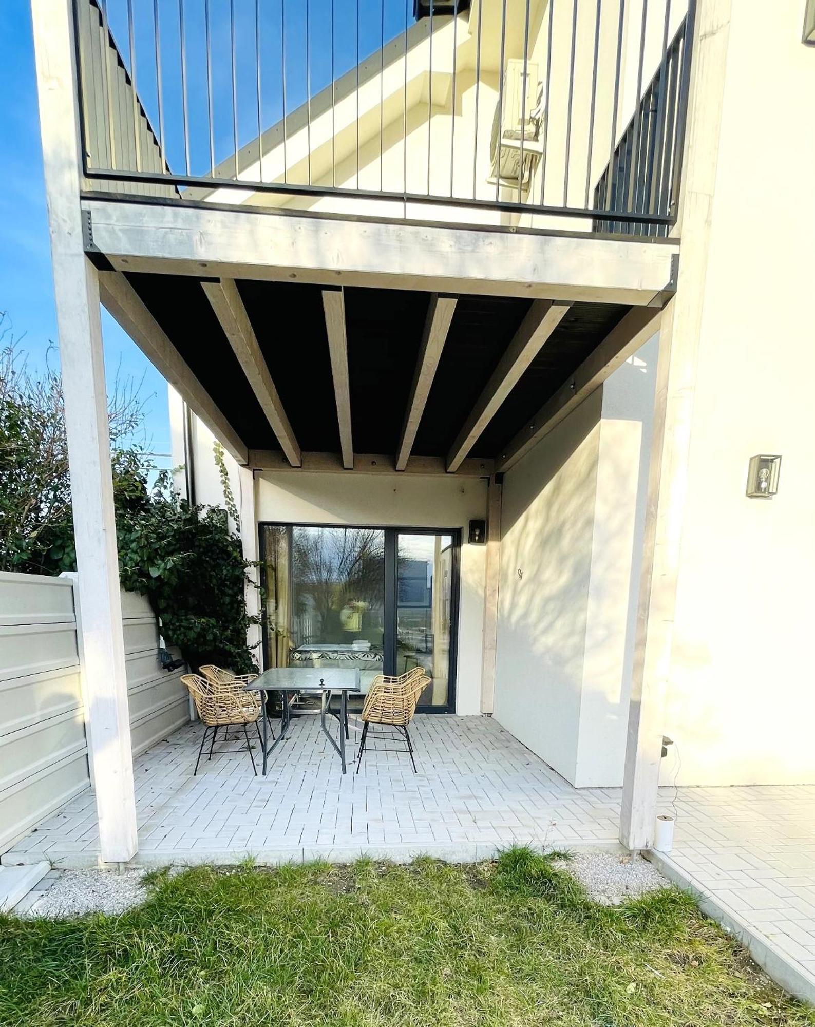 House Flow, 3 Room With Terrace, Free 2 Parking Bratislava Eksteriør billede