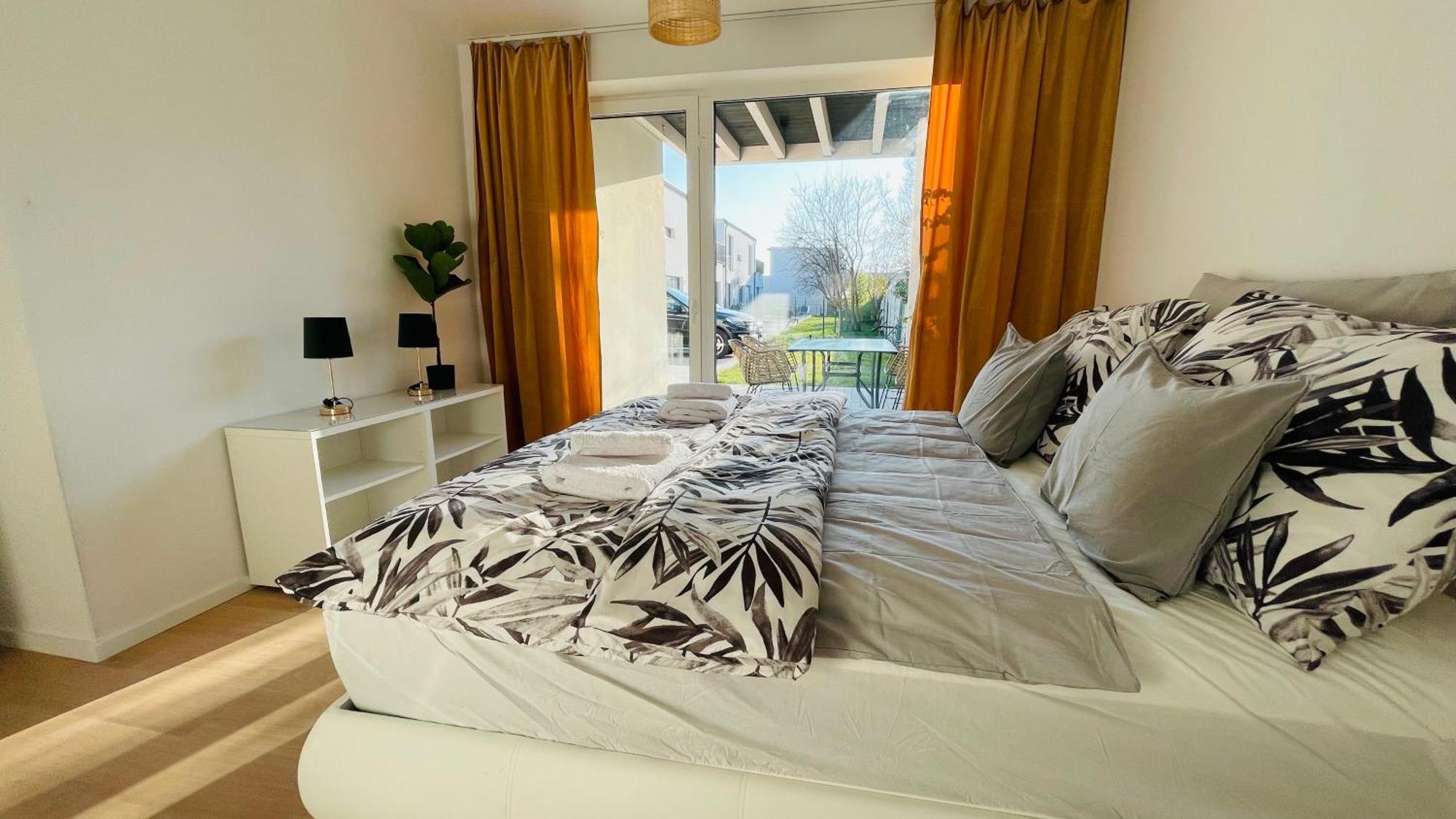 House Flow, 3 Room With Terrace, Free 2 Parking Bratislava Eksteriør billede