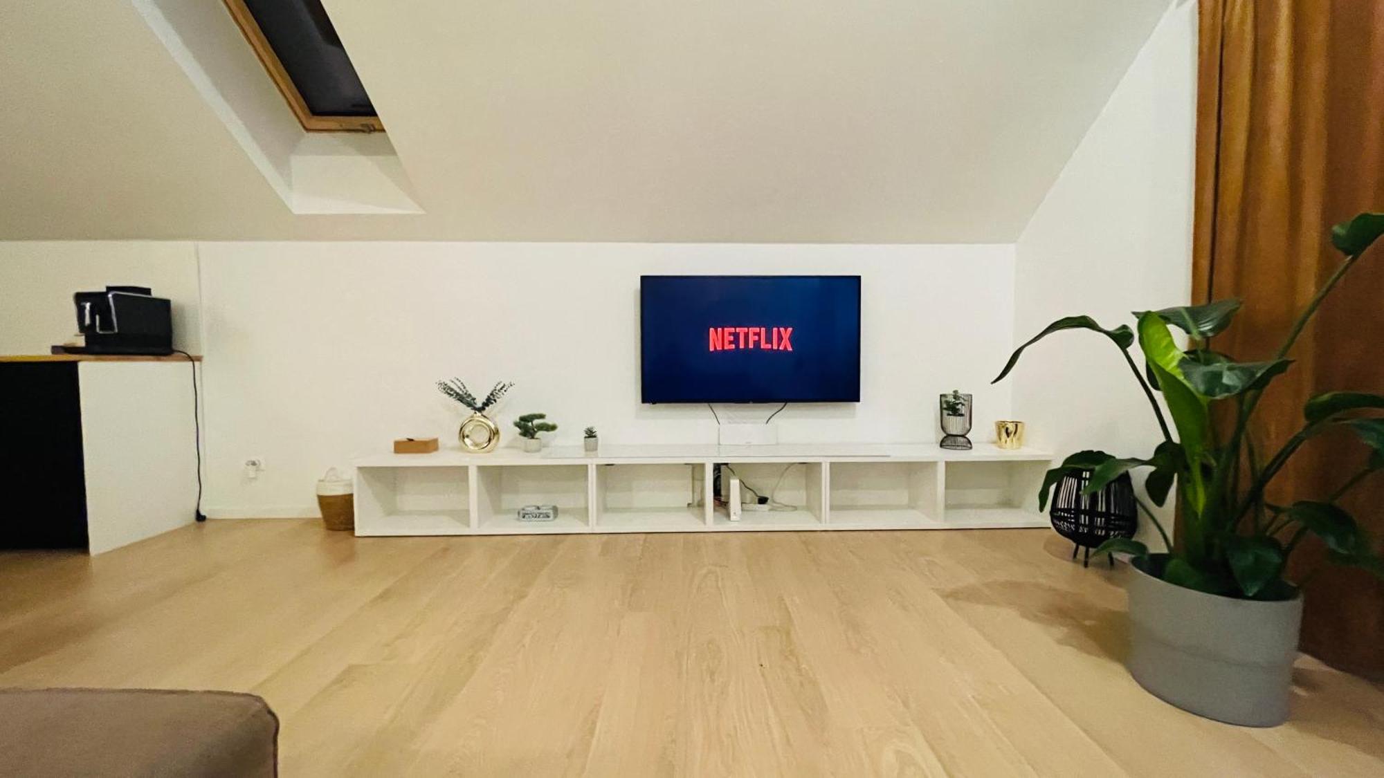 House Flow, 3 Room With Terrace, Free 2 Parking Bratislava Eksteriør billede