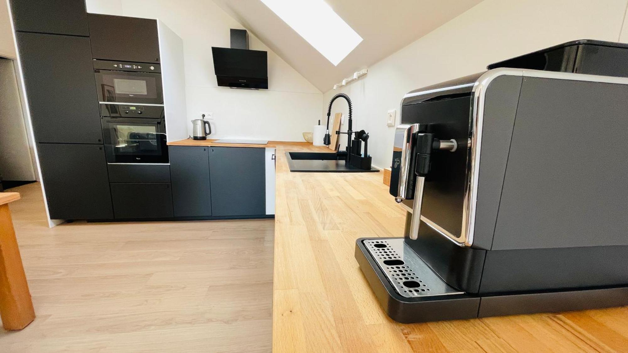 House Flow, 3 Room With Terrace, Free 2 Parking Bratislava Eksteriør billede