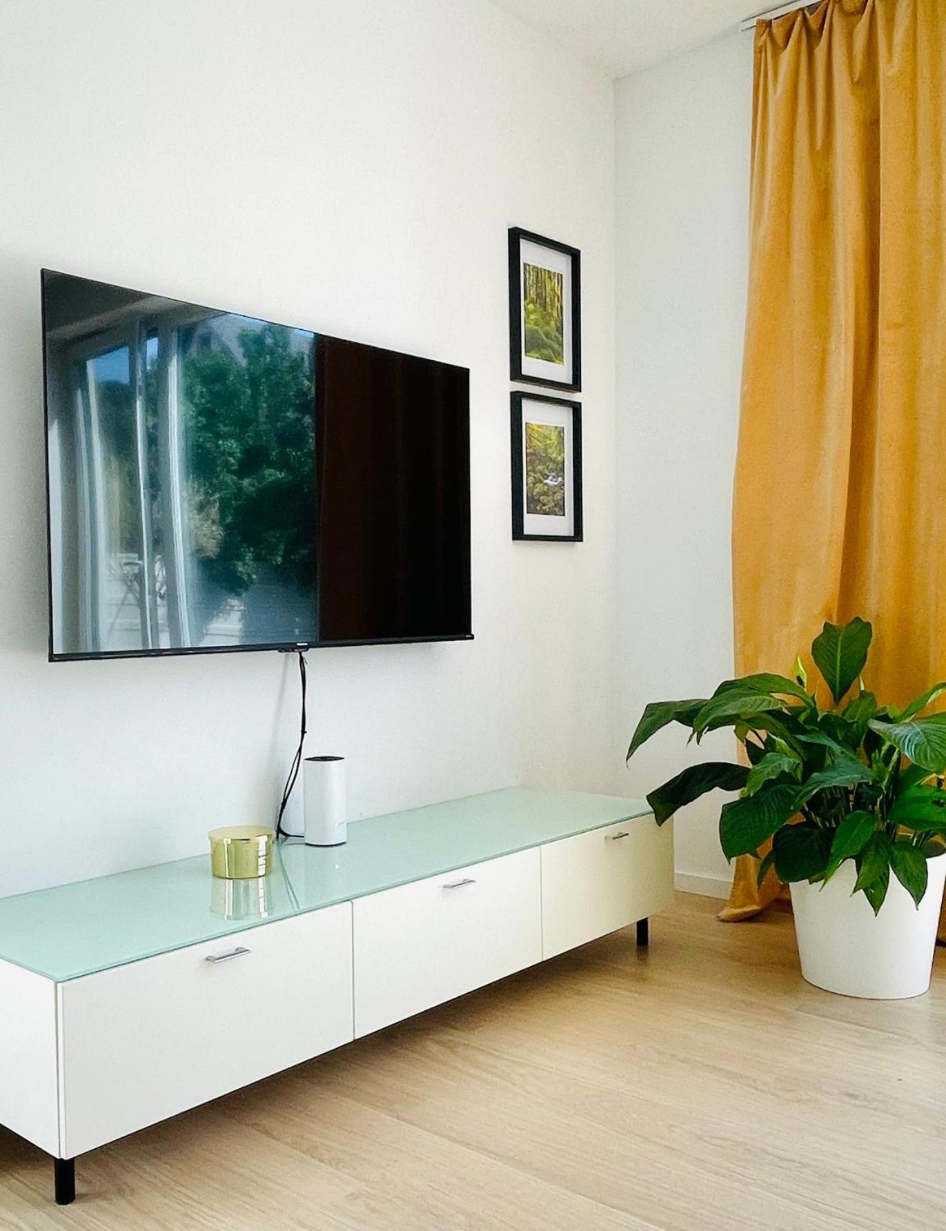 House Flow, 3 Room With Terrace, Free 2 Parking Bratislava Eksteriør billede