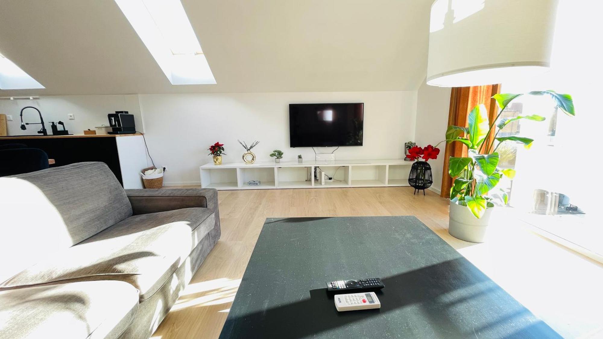 House Flow, 3 Room With Terrace, Free 2 Parking Bratislava Eksteriør billede