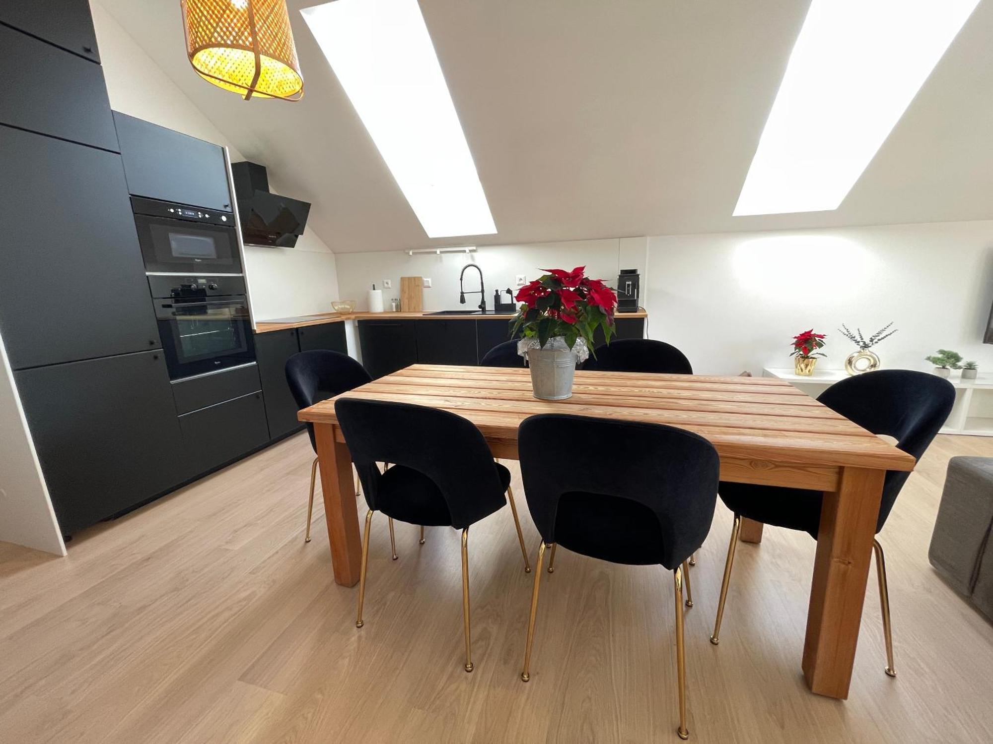 House Flow, 3 Room With Terrace, Free 2 Parking Bratislava Eksteriør billede