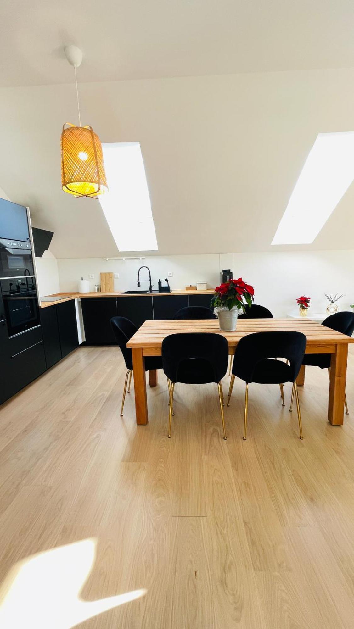 House Flow, 3 Room With Terrace, Free 2 Parking Bratislava Eksteriør billede
