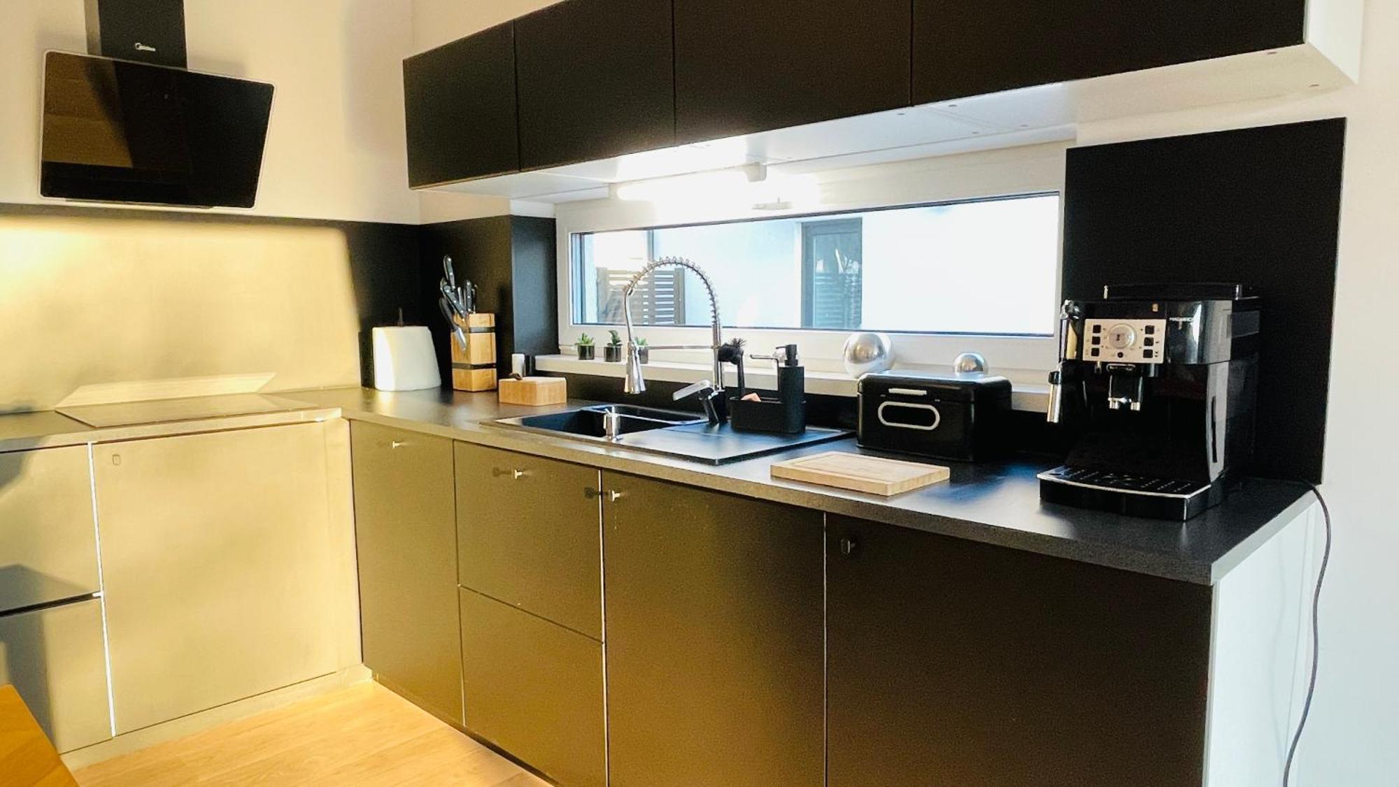 House Flow, 3 Room With Terrace, Free 2 Parking Bratislava Eksteriør billede