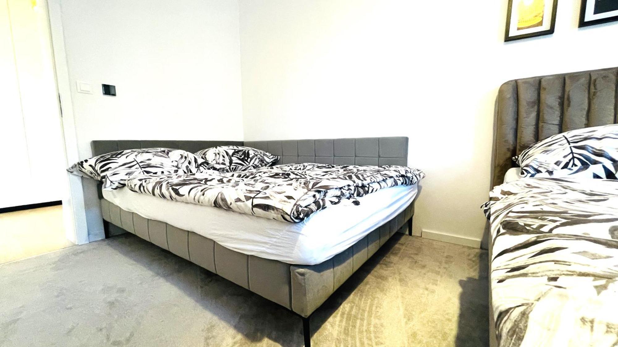 House Flow, 3 Room With Terrace, Free 2 Parking Bratislava Eksteriør billede