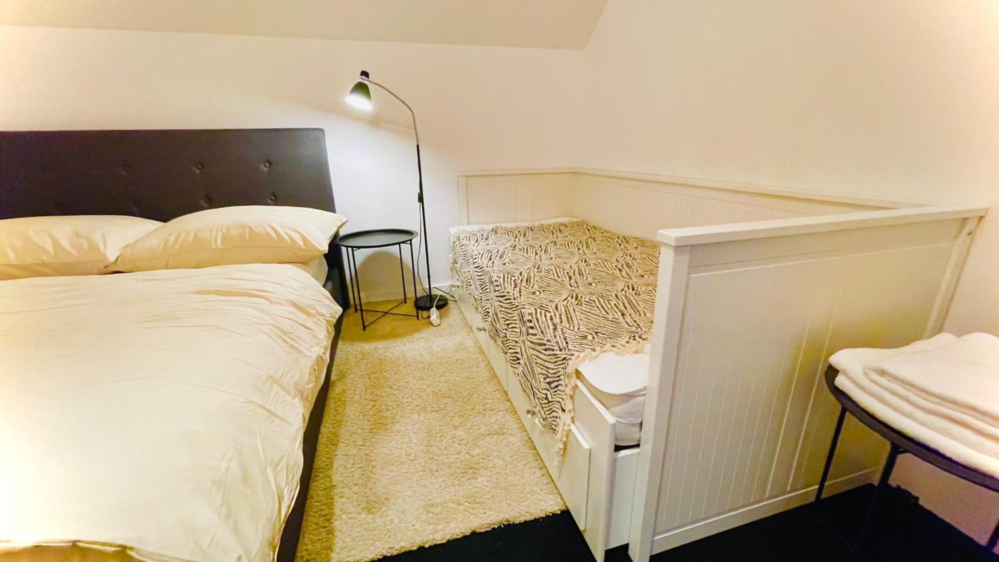 House Flow, 3 Room With Terrace, Free 2 Parking Bratislava Eksteriør billede